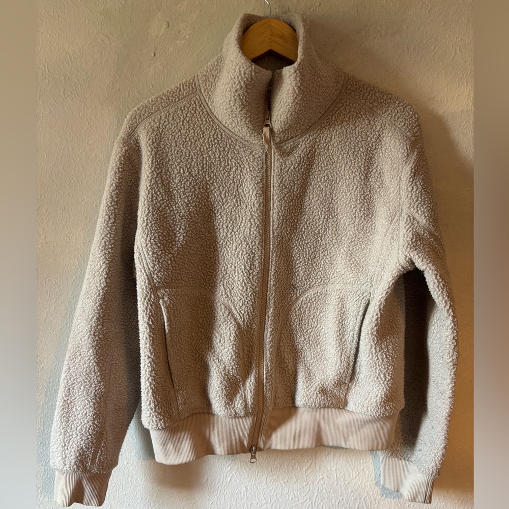 Cozy Tan‎ Sherpa Jacket size M